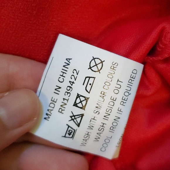 Beautiful Ruby Red Tobi skirt - Picture 5 of 6